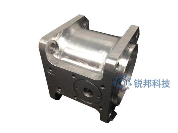 CNC加工中心應(yīng)該怎樣保養(yǎng)？